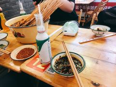 -拈签一笑黄牛肉辣卤串串