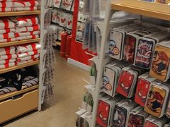 -名创优品(北京新中关购物中心地铁层店)