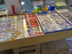-天空之镜眼镜店蔡司依视路配镜授权零售店(望京颐堤港店)