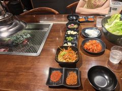 -肉甲韩国木炭烤肉(新壹街1店)