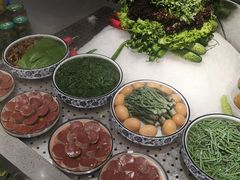 -山里屯铁锅炖(哈尔滨中央大街店)