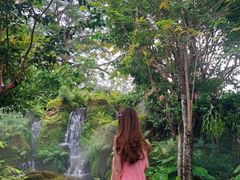 -Chom Cafe and Restaurant