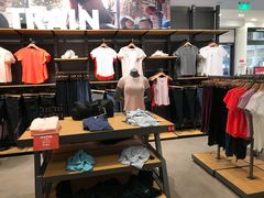 -UNDER ARMOUR(新燕莎奥莱店)