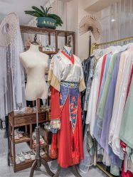 -一揽芳华汉服旗袍体验馆(拙政园店)