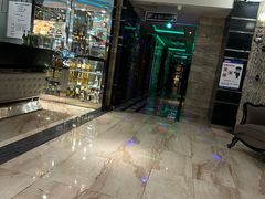 -蓝尊量贩(黄河路店)