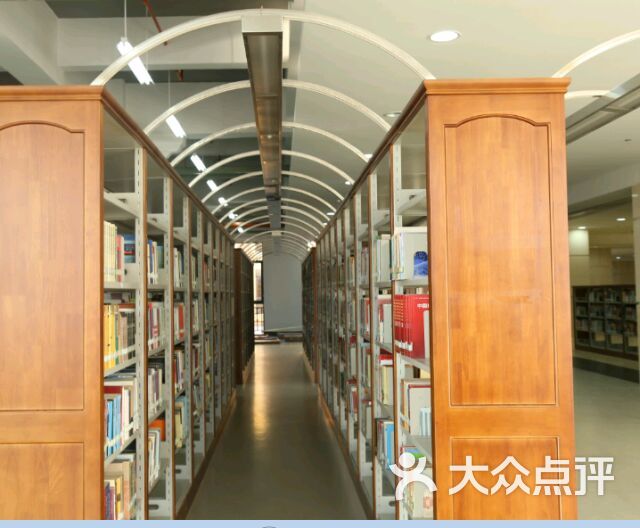 雲南大學呈貢校區圖書館圖片 - 第5張