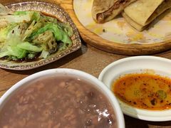 红豆薏米粥-甲乙饼·北京手工肉饼(西直门凯德茂店)