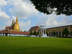 -皇家田广场(อนุสาวรีย์ทหารอาสา)