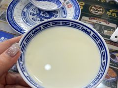 招牌姜撞奶-广信牛奶甜品世家(台东店)