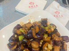 -汗腾格里·风味餐厅(新疆驻京办店)