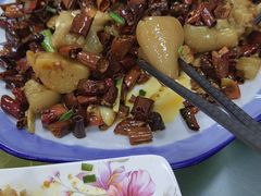 香辣猪蹄-洪霞餐馆