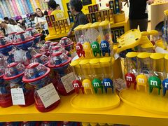 -m豆巧克力世界(上海世茂广场店)