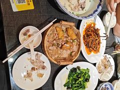 -南京金牛湖巨碗鱼头