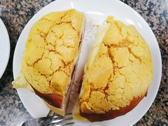 菠萝芝士猪扒蛋包-新鸿发咖啡美食