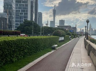 在腾讯广州总部大楼直线距离200米，就是阅江路