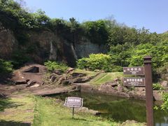 -伍山石窟