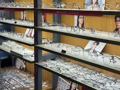 -优医视平价眼镜蔡司依视路折扣工厂店(十里堡店)