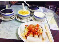 各种双皮奶，黑芝麻糊和肠粉&nbsp;哈哈-仁信双皮奶(东川路店)