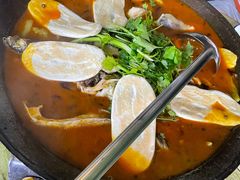 -丹水桥地锅鱼·翘嘴鲌·地方特色全鱼宴(丹江口大坝店)