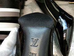 -京伟修鞋洗鞋奢侈品皮具护理店