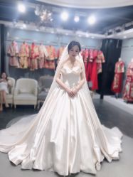 -艾米丽婚纱礼服