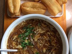 小油条配酸辣汤-味莊·青岛菜(云霄路店)