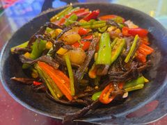 -鸿亨泰杂鱼馆(港馨家园店)