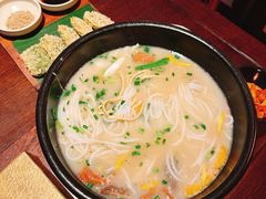-银米·云南传统过桥米线(双廊黑金冠店)