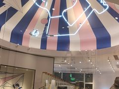 -喜茶(迪士尼小镇DP店)