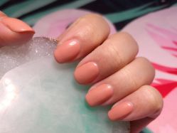 -UN·桃喜日系美睫美甲