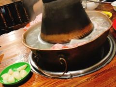 -洞庭洲·防空洞火锅·烧烤·铜锅涮肉(新百广场店)