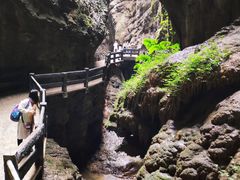 -龙水峡地缝景区
