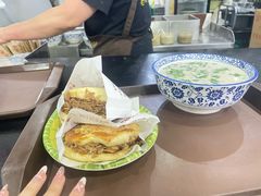 -穆得·老周家牛肉烧饼(普利街店)