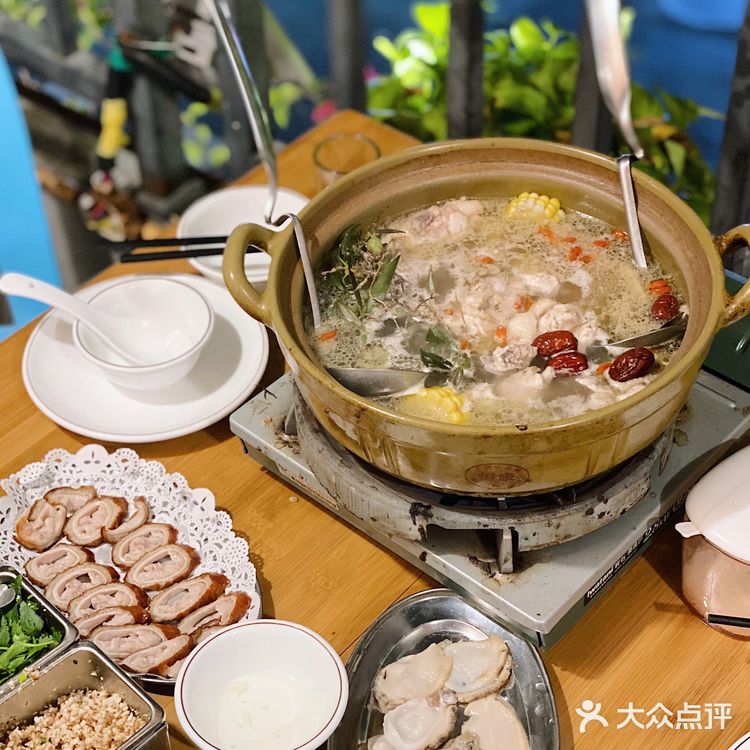 热腾腾深食记｜星奖鸡煲｜潮汕招牌石橄榄鸡煲