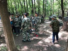 -亲兄弟真人CS团建拓展基地