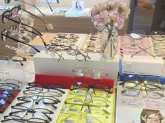 -天空之镜眼镜店蔡司依视路配镜授权零售店(望京颐堤港店)