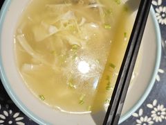 酸辣海鲜盅-旺角小渔村(二马路店)