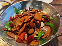牛肝菌炒腊肉-尽善百年古院餐厅(王家老宅店)