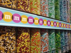 -m豆巧克力世界(上海世茂广场店)