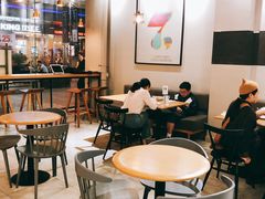 大堂-HELLO 27 意面·沙拉·帕尼尼