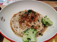 鲍鱼汁捞面-美颐美·鲍汁排骨饭(龙华百佳华店)
