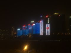 -屋顶顶城市·江景酒店-客房部