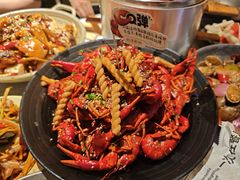 -巴厘龙虾·榜首油焖大虾(音乐学院·沿江酒馆店)
