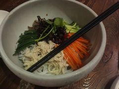 鸡丝凉米线-云海肴·汽锅鸡·云南菜(美罗城店)