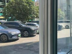 -喜鹊愉家酒店(郑州曼哈顿博览中心地铁站店)