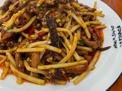 鱼香肉丝-椒香川流不息川菜馆(二七北路店)