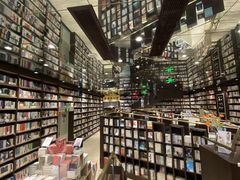 -钟书阁(群光广场店)