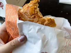 酥皮菠萝包-可颂坊(中心书城店)