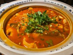 -魏铭鱼头捞饭(晋阳路店)