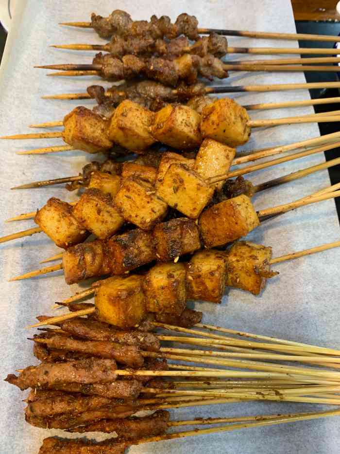 红满天烧烤(怡馨家园店)-"**有团购,但是打电话不让周末用,到点之.